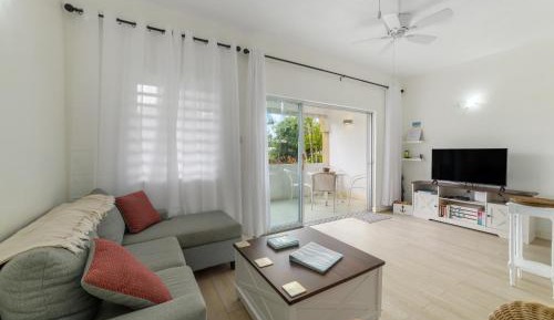 Deluxe One-Bedroom Apartment with Garden View