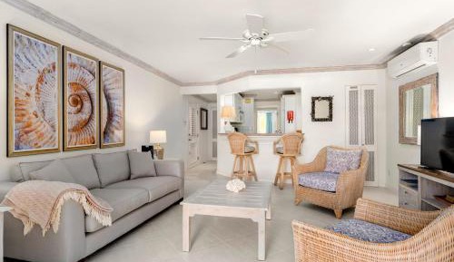 One-Bedroom Condo Marina View 