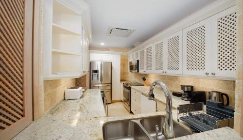 Premium One-Bedroom Villa (BeachFront)