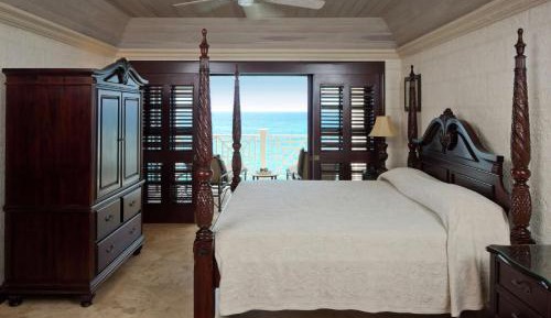 One-Bedroom King Suite with Ocean View