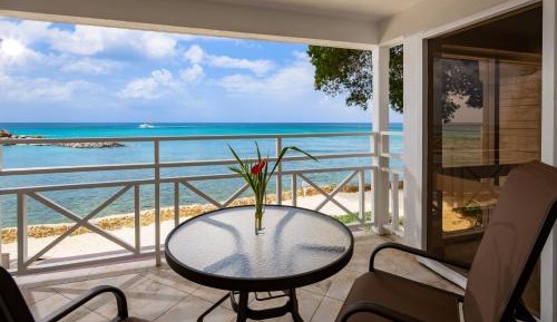 One-Bedroom Ocean Front Suite