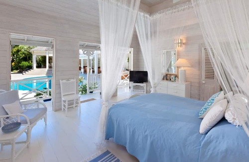 Deanes Villa | This Villa offers luxury island living
