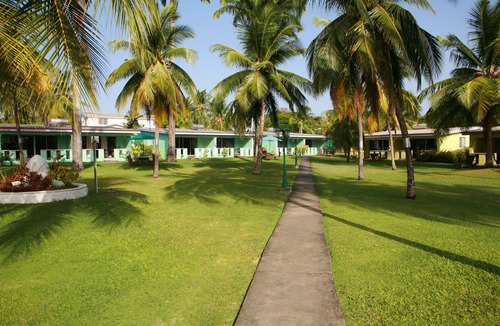Sunset Crest Hotel | All Seasons Resort