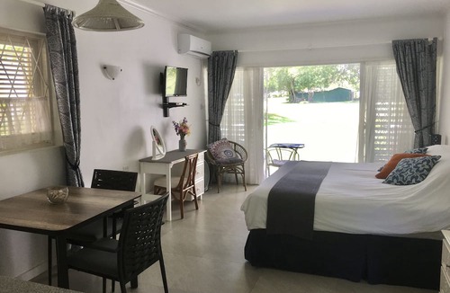 Rendezvous Apartment | Charming Studio at Rockley Golf Resort