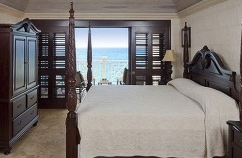 Diamond Valley Resort | Island Getaway The Crane Resort Ocean View Suite 313 (Wks 3&4)