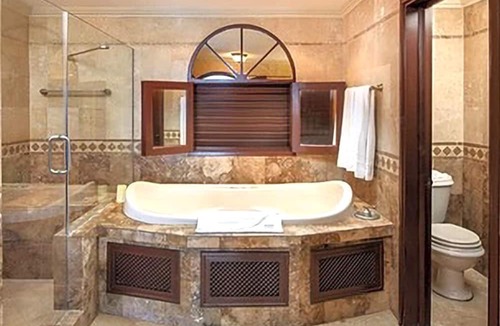 Diamond Valley Resort | Island Getaway The Crane Resort Ocean View Suite 313 (Wks 3&4)
