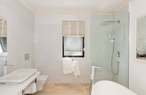 Fitts Village House | Mirador by The Villa Life