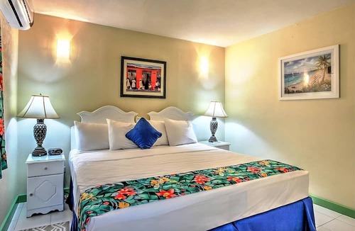 Rendezvous House | Two Spacious 1BR w/Kitchenette & Beach Access | Hotel w/Pool & Free Parking
