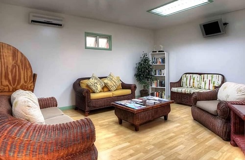 Rendezvous House | Perfect Locale for Nature Lovers! 2 Suites w/ FREE Parking Near Coco Hill Forest