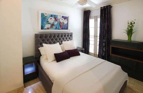 Old Trees Bay Apartment | Beachfront luxury modern 2-bed apt with pool by BSL Rentals