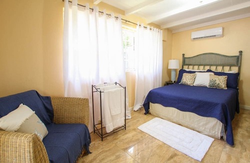 Sunset Crest House | Aqua Bliss 3 Bedroom Home by Bluescape