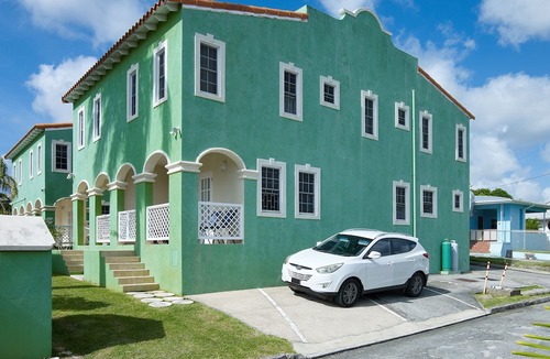 Sheraton Park House | This Property in Centrally Located in a Quiet Residential Neighbourhood