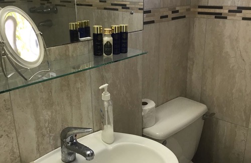 Bridgetown Apartment | Studio apartment in stunning golf club grounds