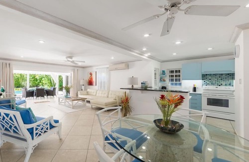 Folkestone Villa | A 3 bedroom fully renovated villa with a beautiful tropical garden