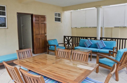 Hastings Cottage | Three Bedroom Apartment on the Beach
