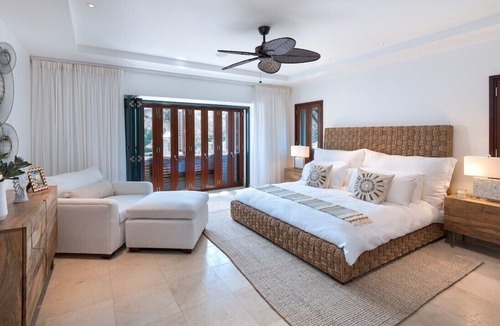 Prospect Villa | Modern Three Bedroom Villa