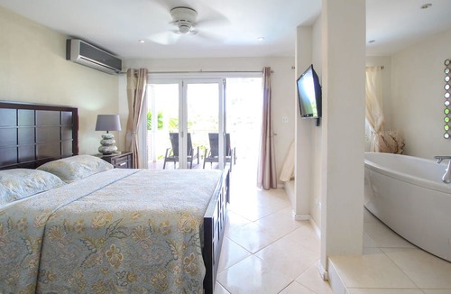 Weston Apartment | Penthouse with ocean views and pool - Lantana 4 (3 bed)