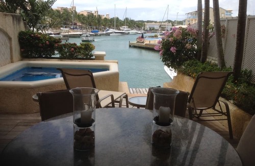Douglas Villa | Holiday Home at 163 Port St Charles
