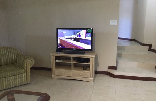 Clermont Apartment | Beautiful 2 bedroom 1 bathroom apartment.