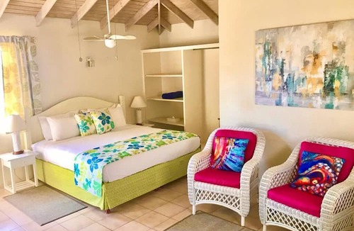 Scarborough Apartment | VILLA MIA with AC & Minutes From Miami Beach