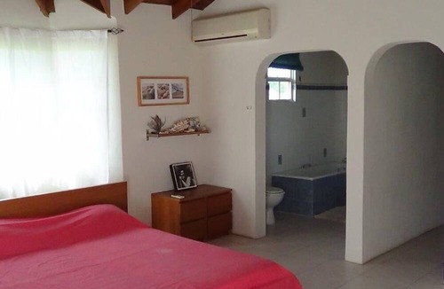 Warleigh House | Spacious Bungalow with Private Pool.