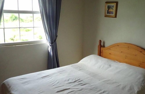 Warleigh House | Spacious Bungalow with Private Pool.