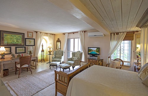Holder's Hill Villa | Shangri La