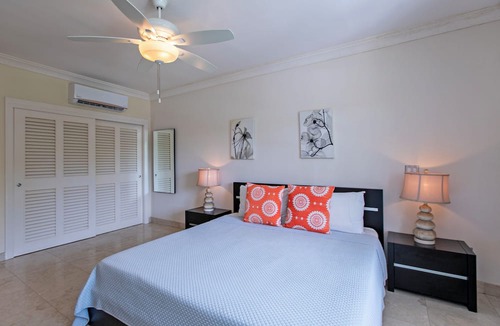 Old Trees Bay Apartment | Waterside 303