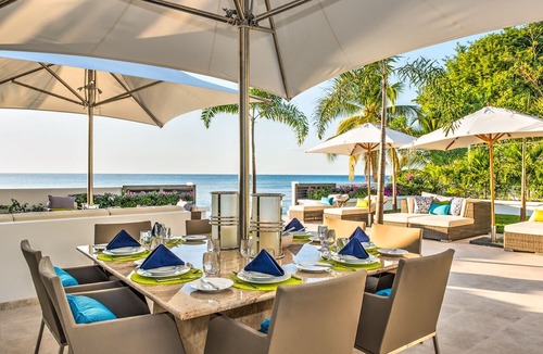 Fitts Village Villa | Mirador : Luxury beachfront 4-bedroom villa with pool