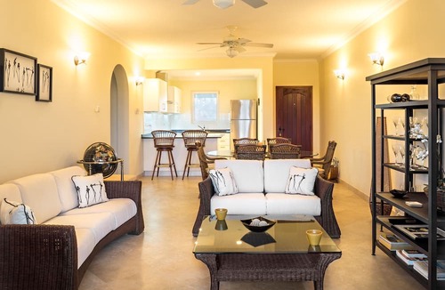 Durants Condo | Penthouse Suite on Beautiful Golf Course