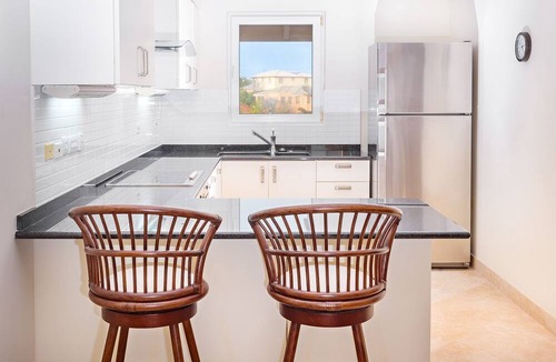 Durants Condo | Penthouse Suite on Beautiful Golf Course