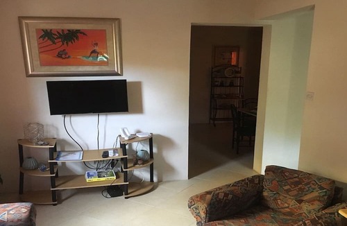 Speightstown Apartment | West coast apartment near beach and marina's. Below lovely family house
