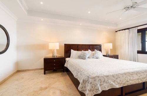 Durants Condo | Luxurious Beachfront Apartment