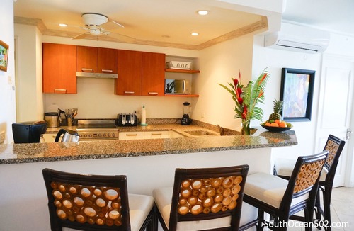 Hastings Apartment | Luxurious beachfront apartment with pool, AC, breathtaking views, South Coast