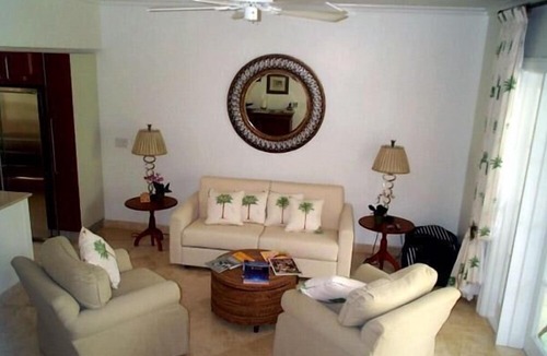 Speightstown Villa | A Well-Appointed Spacious One-Bedroom Apartment