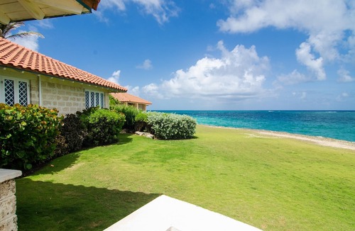 Long Bay House | 4 Bedroom Ocean Front Villa