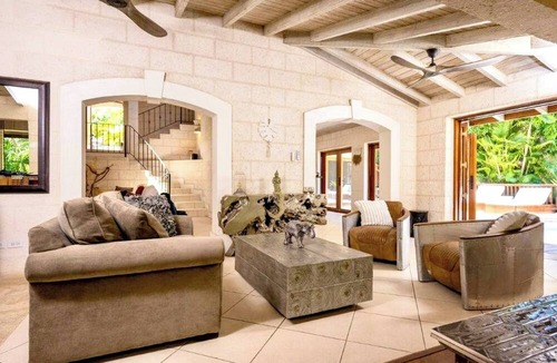 Mount Standfast House | Kyalami - by Zenbreak
