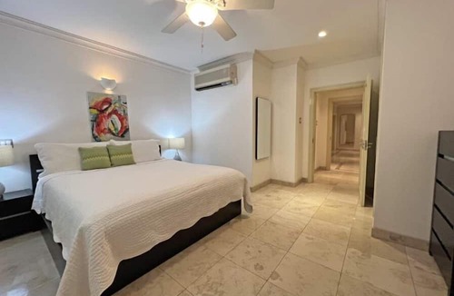 Old Trees Bay Apartment | Waterside Apartment 101 by Island Villas