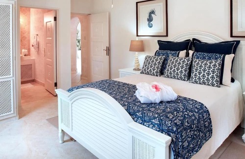 Paynes Bay Villa | 6 Br Vacation Home with Private Pool