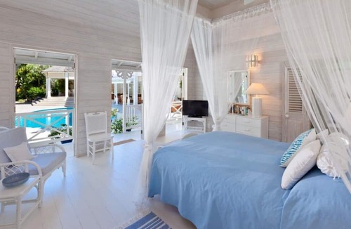 Deanes Villa | This Villa offers luxury island living