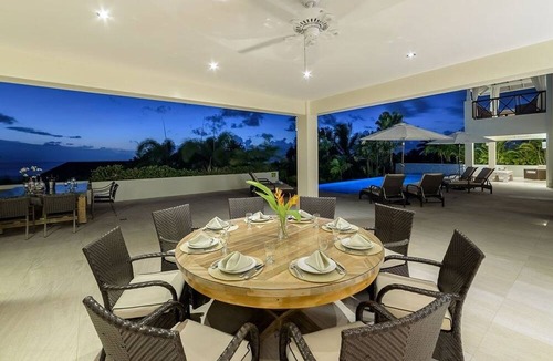 Merlin Bay Villa | Infinity House by Blue Sky Luxury