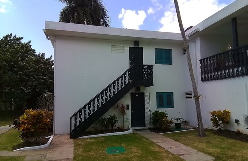 Blue Waters Apartment | Easy access to South coast Bars Beaches and Shops. Swimming Pool . Golf