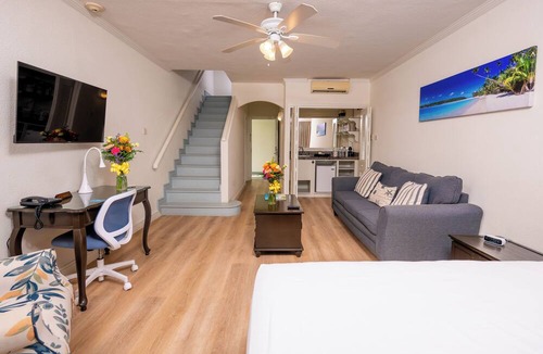 Saint Matthias Resort | Savannah Beach Club Hotel
