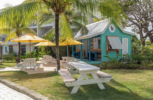 West Coast Hotel | Sea Breeze Beach House All Inclusive by Ocean Htls