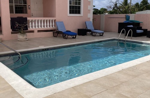 Maxwell Condo | Cozy Condo Steps From The Beach