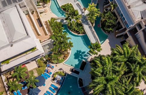Hastings Hotel | Discover Brownes Beach! Contemporary Unit w/Balcony! Pool and FREE Parking
