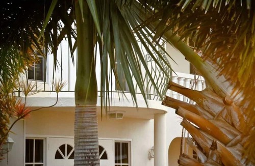 Atlantic Shores Apartment | Relaxing, Amazing beach, pool, Cheap cars, quiet area, surfers paradise 3