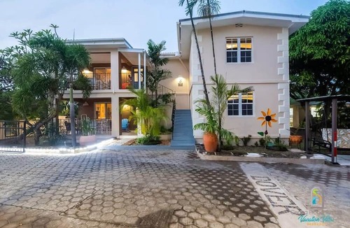 Dover Apartment | Near Dover Beach with Private Patio & Garden View