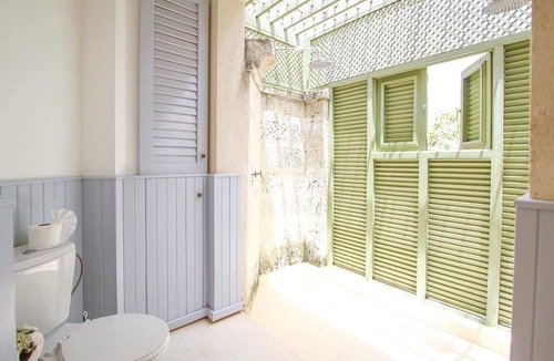 Weston House | Tiny Home Retreat Near Beach- Marsh Mellow Cottage by BSL Rentals