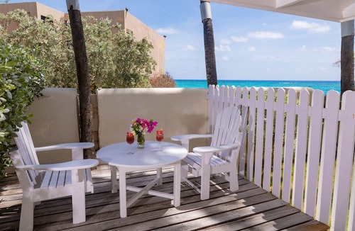 Silver Sands Apartment | Beachfront 1 bedroom apartment with two terraces facing the Caribbean Sea